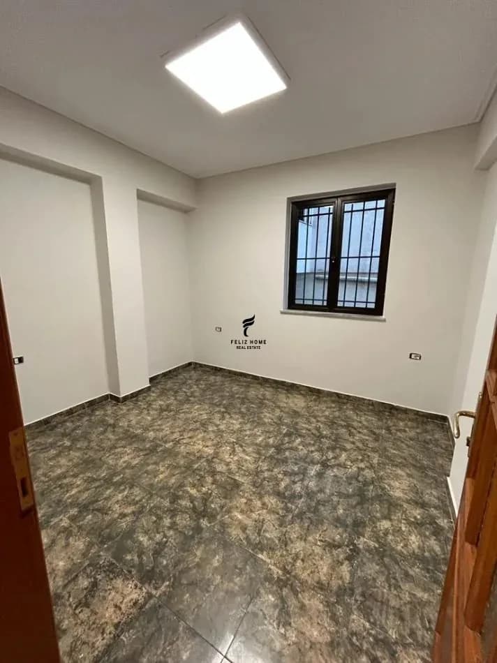 ZYRE ME QERA 120 M2 PAZARI I RI 100.000 LEKE 3