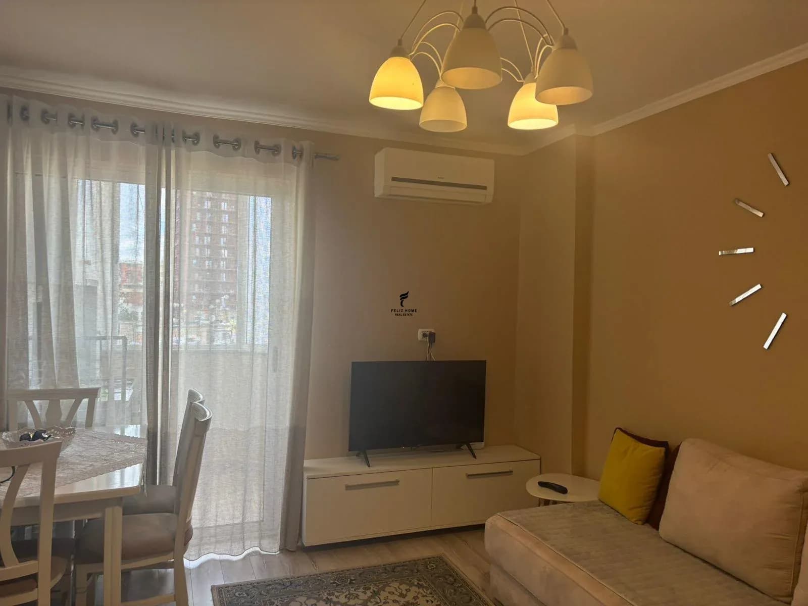 APARTAMENT ME QERA 1+1 MYSLYM SHYRI 60.000 LEKE