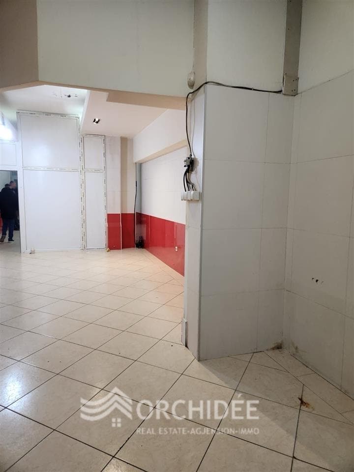 Lokal në shitje në Qendër, Parku i Qytetit.