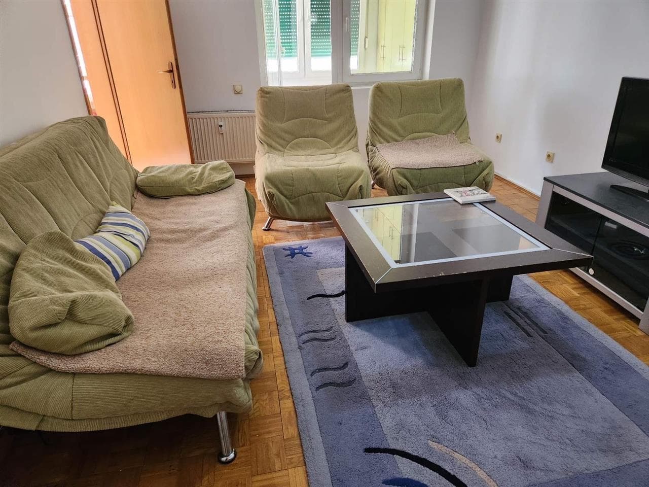 Banese me qera ne Dardani tek posta kryesore🏢