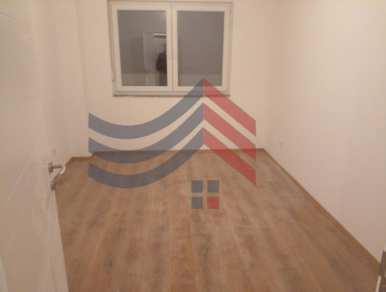 Zyre me qera ne Lagjen e Spitalit