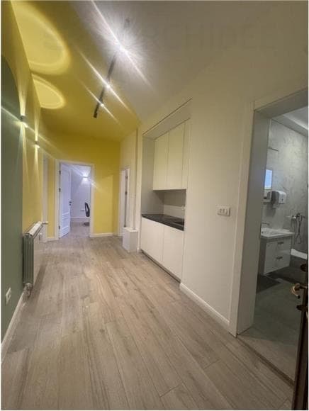 🏠Jepet me #qera banesa/zyrë në qendër, rruga Luan Haradinaj 3