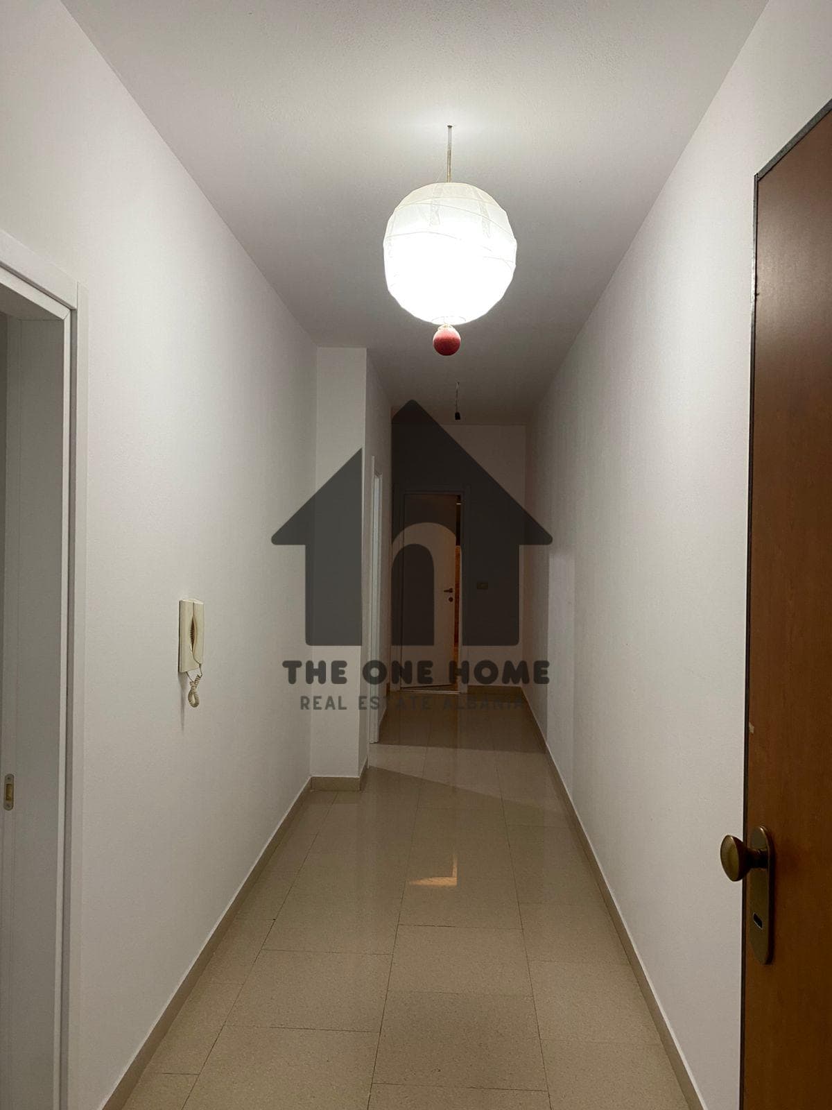 Office for rent in Tiranë 3