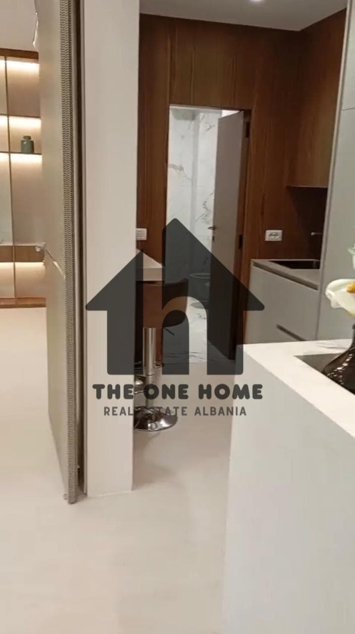 Office for rent in Tiranë 2