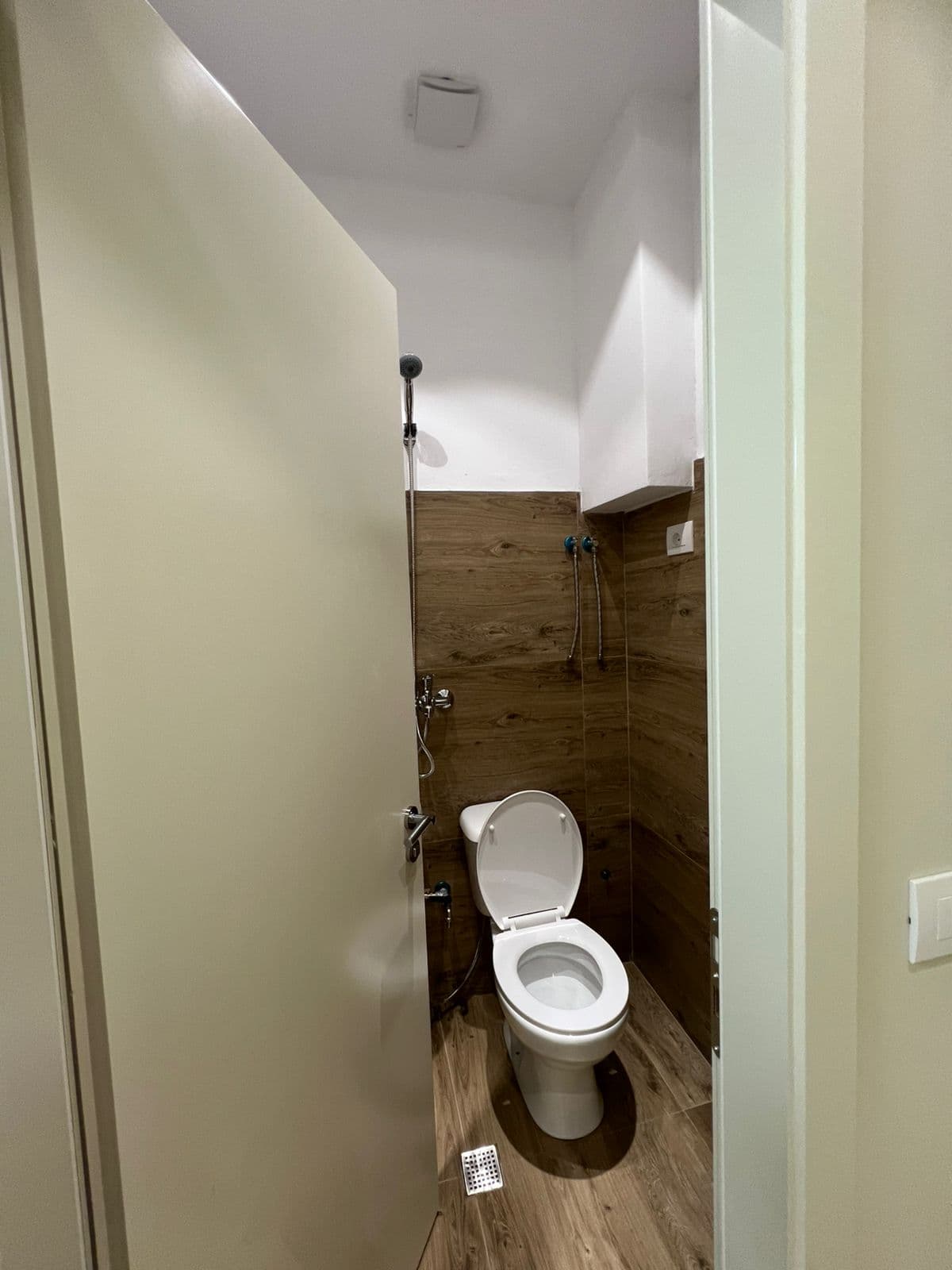 Office for rent in Tiranë 3