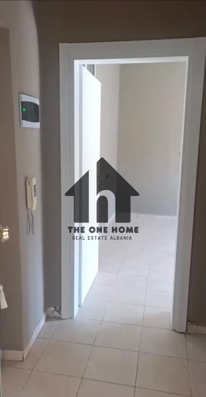 Office for rent in Tiranë 2