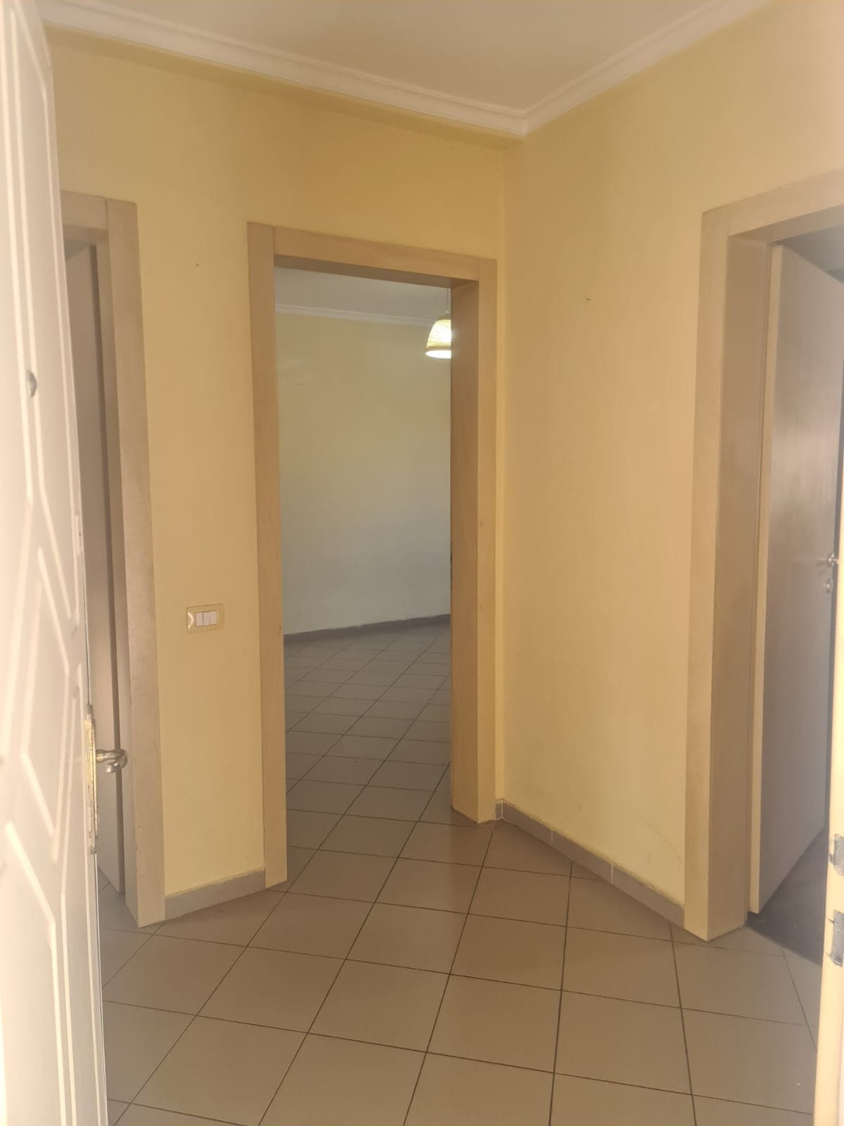 Office for rent in Tiranë 1
