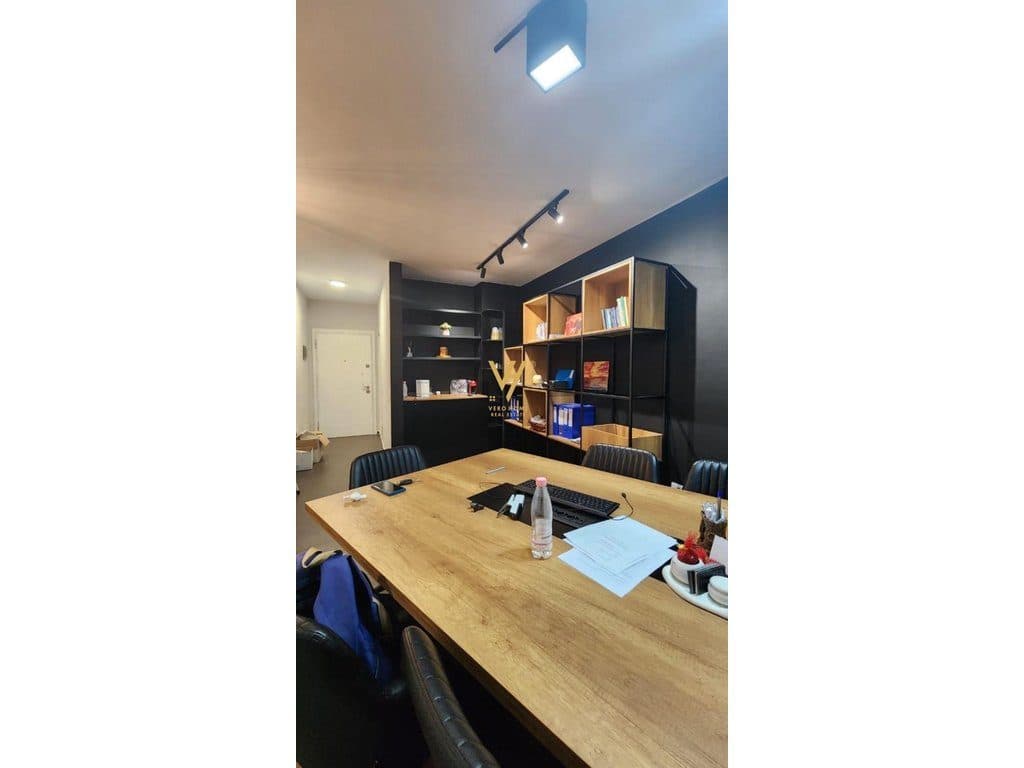 JEPET ZYRE 85 M2 ME QERA RRUGA E KOSOVARVE 850 EURO 2