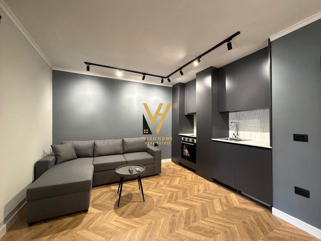 SHITEN 2 APARTAMENTE + STUDO TE RRUGA MINE PEZA 268.000 EURO