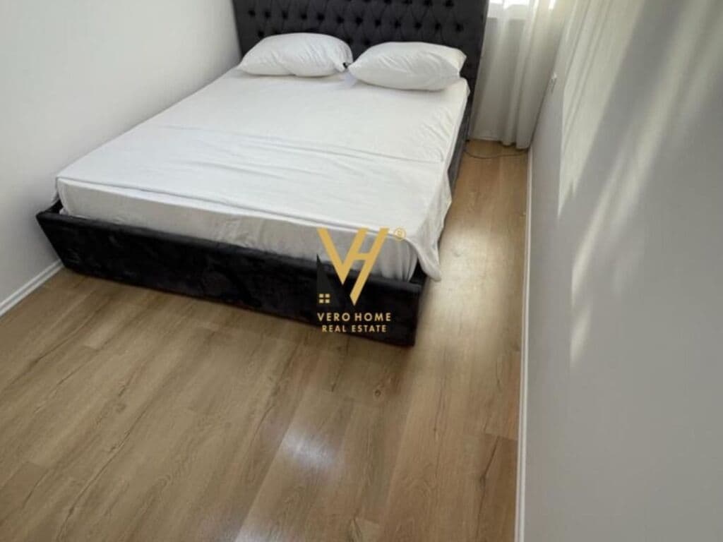Shiten tre Apartamente 1+1+ballkon te Pazari i Ri 140 m2 4
