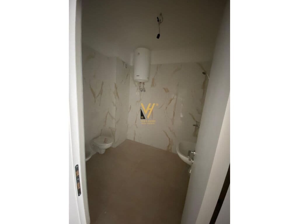 Jepet Zyre me qera te Kompleksi Arlis, Rruga e Dibres 90 m2 3