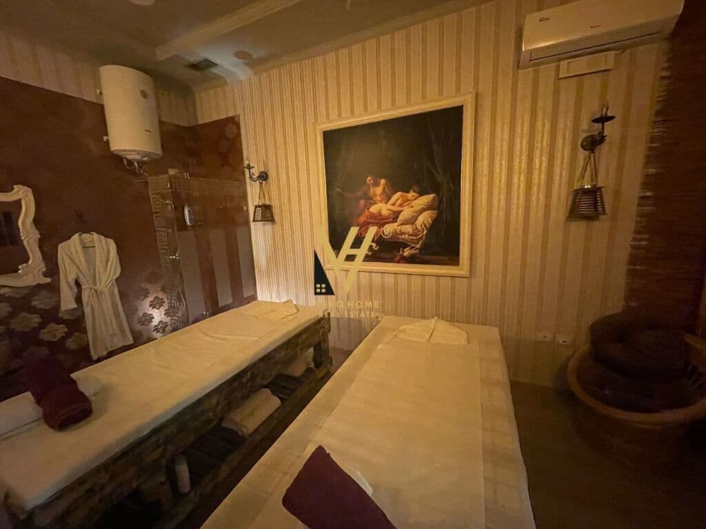 Jepet ambjent me qera te Xhamia e Tabakeve 33 m2