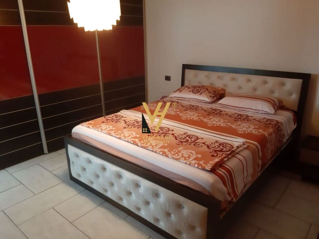 Jepet Apartament 3+1+2+ballkon me qera te 21 Dhjetori 223 m2 3