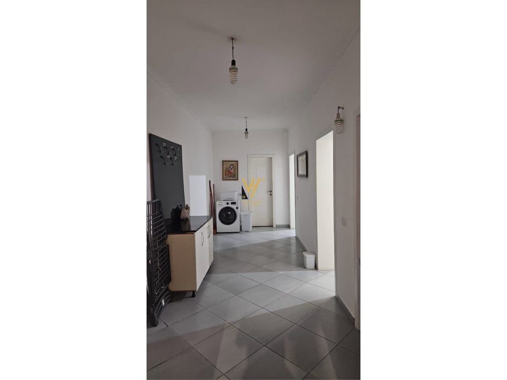 JEPET APARTAMENT 1+1+BLK ME QERA MBRAPA GLOBIT 60.000 LEKE 4