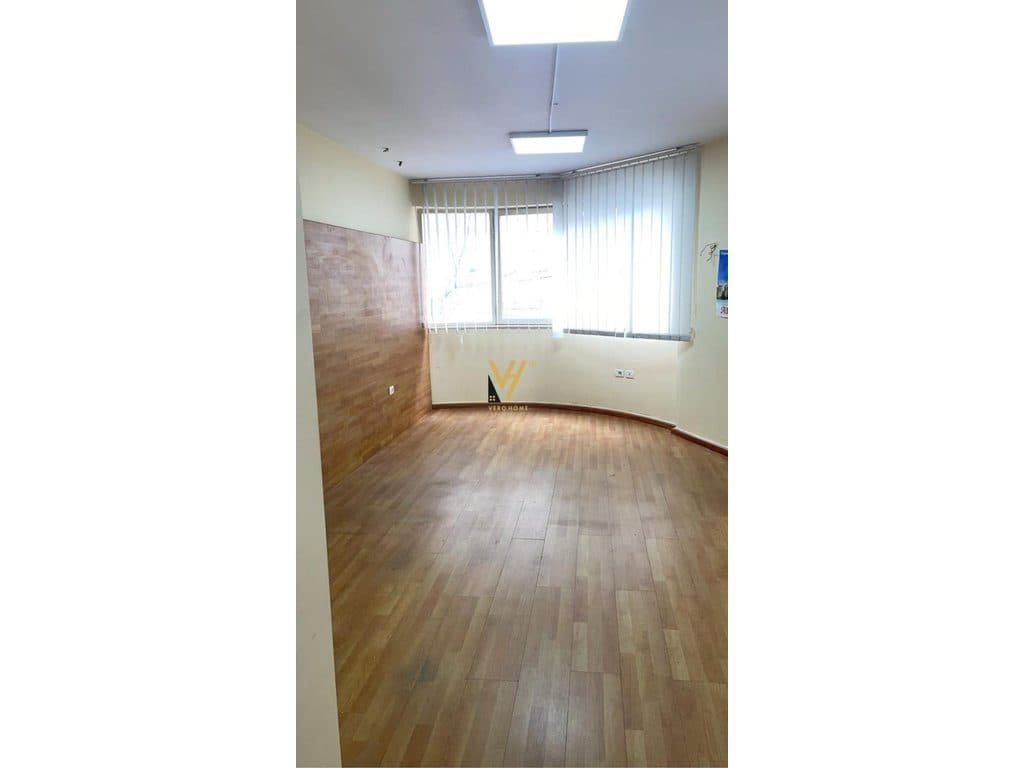 JEPET ZYRE 90 M2 ME QERA TE SHESHI SELVIA 600 EURO
