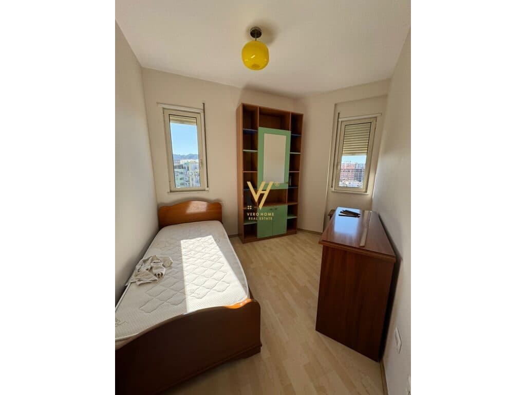 Jepet zyre me qera te Rruga Ndre Mjeda 80 m2 3