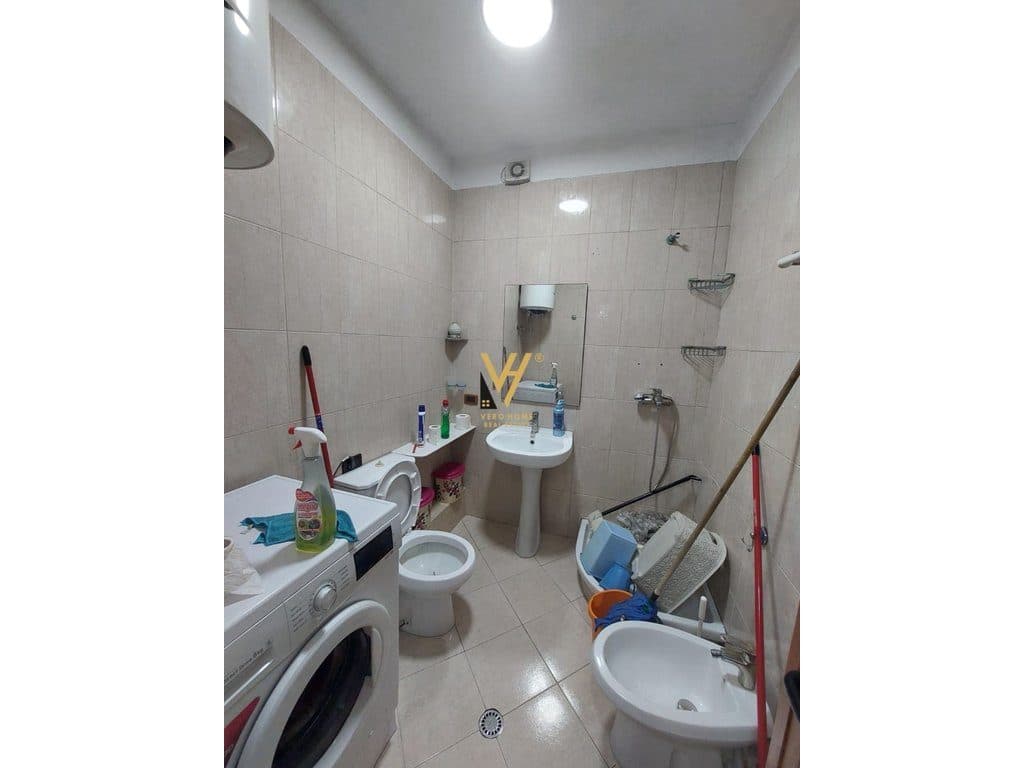 JEPET APARTAMENT 1+1+BLK ME QERA TE KODRA E DIELLIT 50.000 LEKE 3