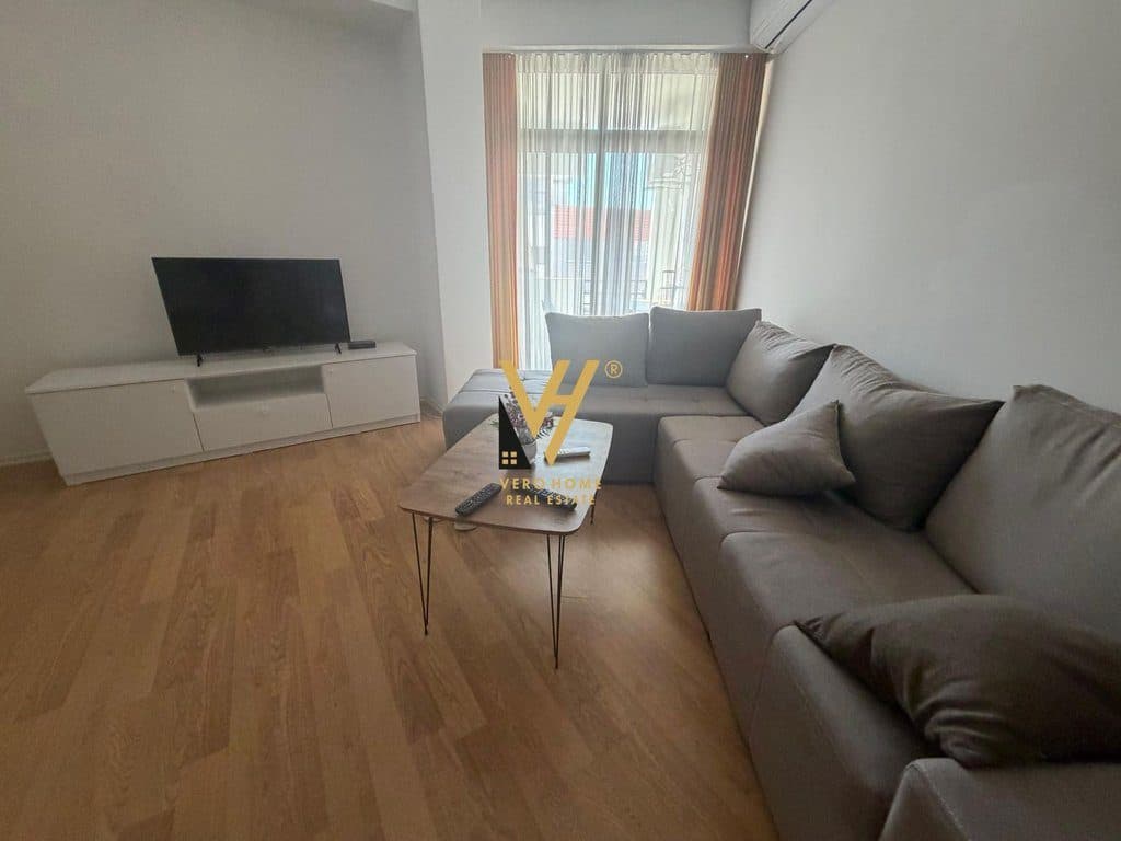 JEPET APARTAMENT 2+1+2+BLK ME QERA TE UNAZA E RE 60.000 LEKE