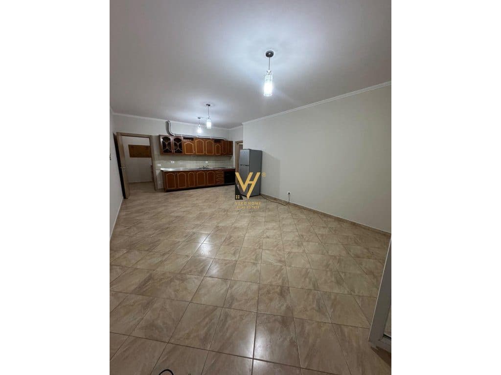JEPET APARTAMENT 2+1+2BLK ME QIRA TEK ISH TREGU ELEKTRIK 55.000 LEKE