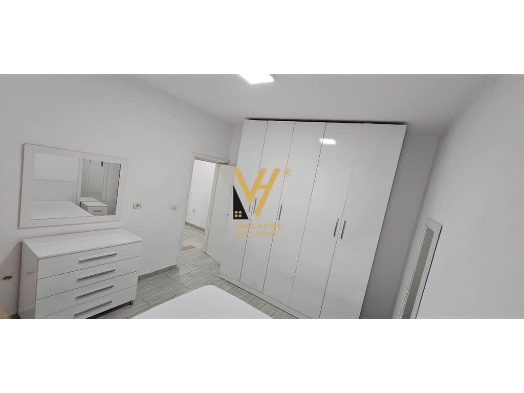 JEPET APARTAMENT 1+1+BLK ME QIRA RRUGA E BARRIKADAVE 600 EURO 3