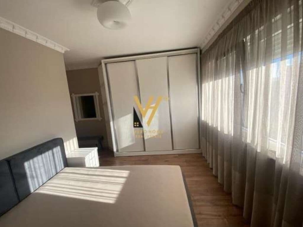 Jepet Apartament 2+1+2+ballkon me qera te Unaza e Re 114 m2 4