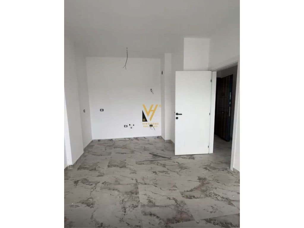 SHITET APARTAMENT 1+1 NE GOLEM 80.000 EURO 4