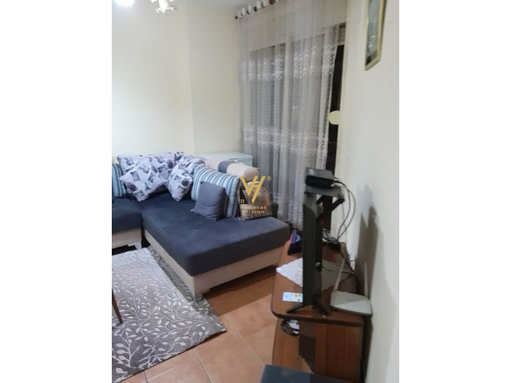 Shitet Apartament 1+1+ballkon te Unaza e Re 61 m2