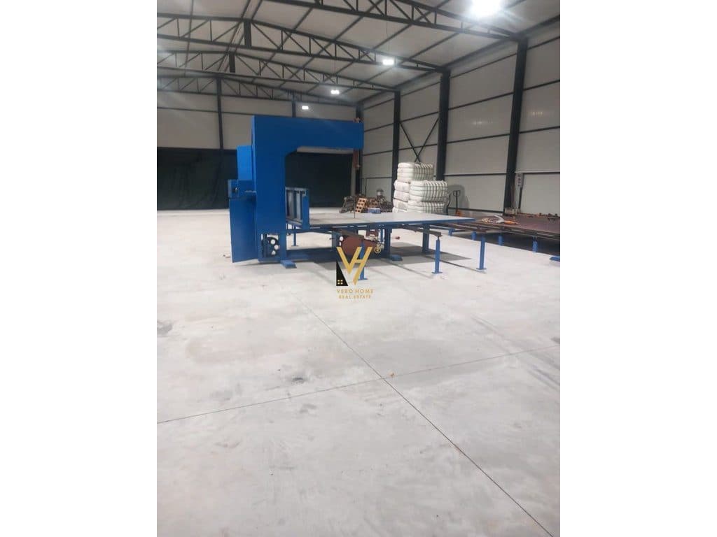 Jepet Magazine 1.200 m2 me qera ne Paskuqan 3