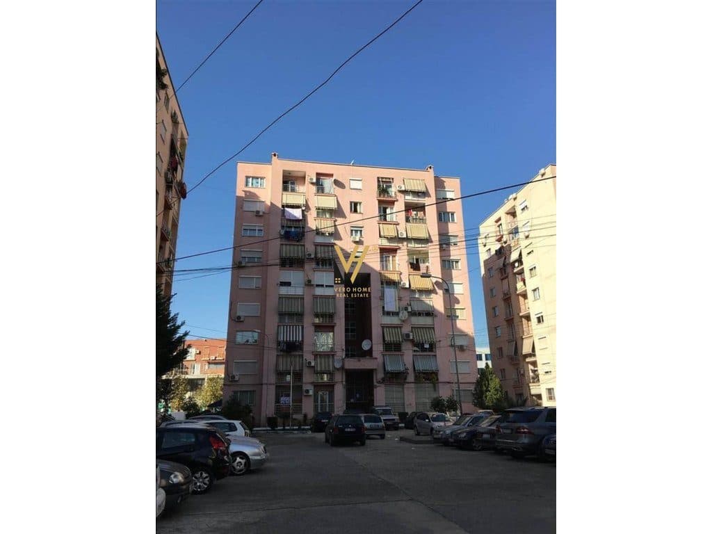 JEPET APARTAMENT 2+1+BLK ME QERA TE BLLOKU GINDASH, LAPRAKE 600 EURO