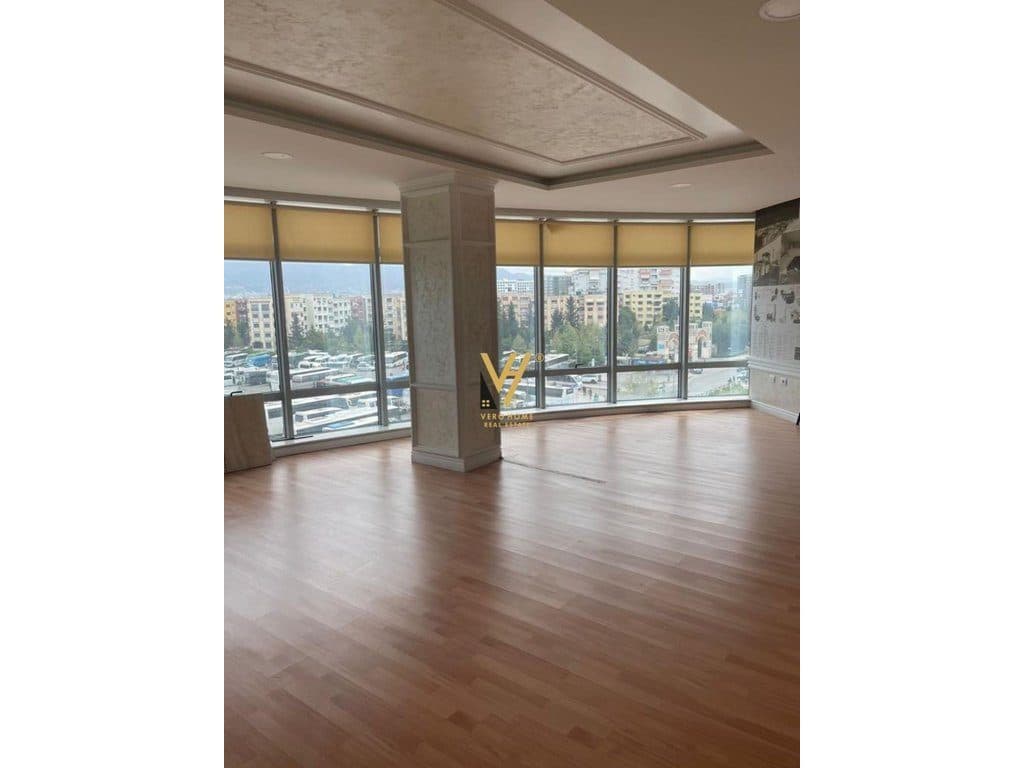 SHITET AMBIENT KOMERCIAL 364 M2 TE KTHESA E KAMZES 510.000 EURO