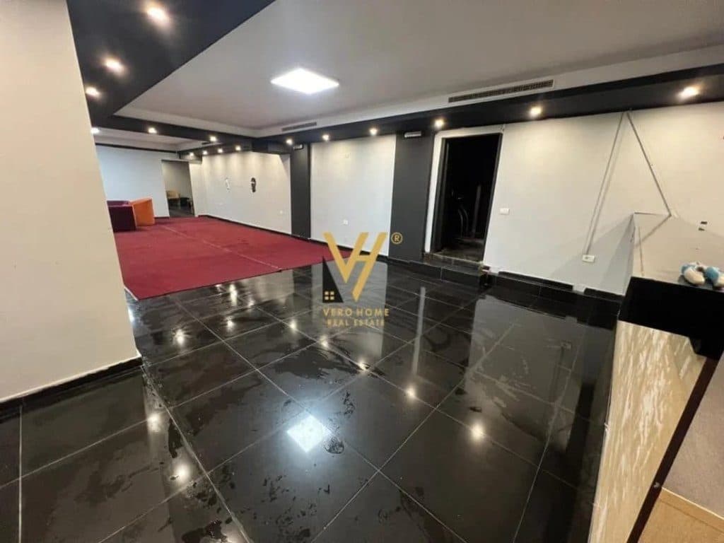 JEPET AMBIENT BIZNESI 150 M2 ME QERA TE 5 MAJI 80.000 LEKE 2