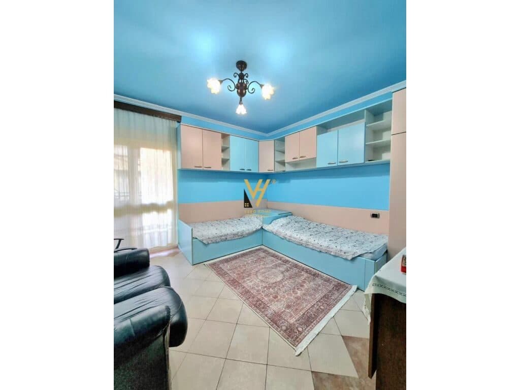 Jepet Apartament 3+1+2+ballkon me qera ne Qender 126 m2 2