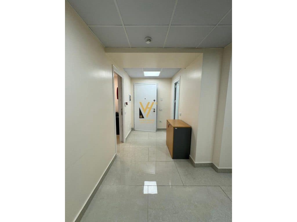 JEPET ZYRE 150 M2 ME QERA TE RRUGA E ELBASANIT 2.000 EURO 4