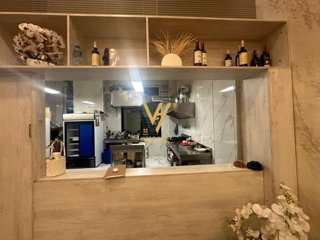 Jepet Ambient Biznesi me qera ne Bllok 80 m2 3