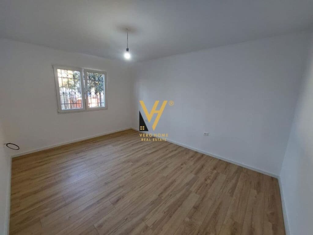 Shitet Apartament 2+1+ballkon te Shkolla Bajram Curri 72 m2 3