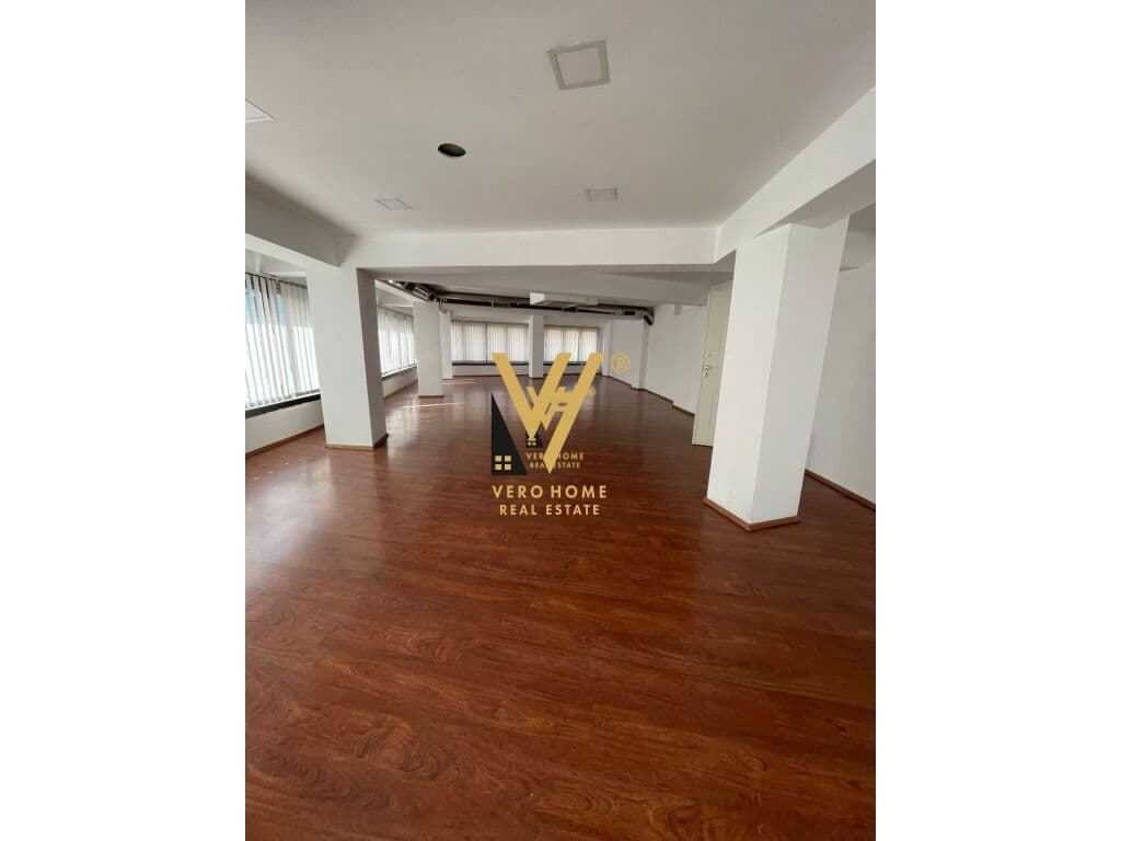 JEPET ZYRE 220 M2 ME QERA TE SELVIA 2.000 EURO