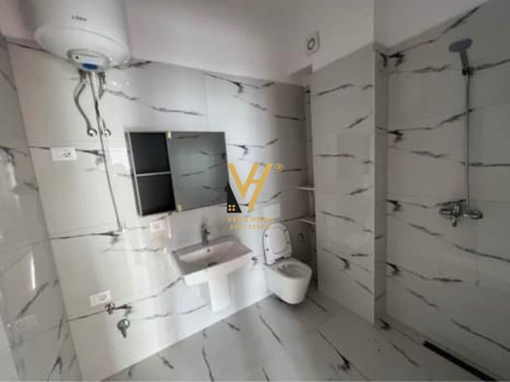 JEPET APARTAMENT 2+1 ME QERA NE KAMEZ 320 EURO 4