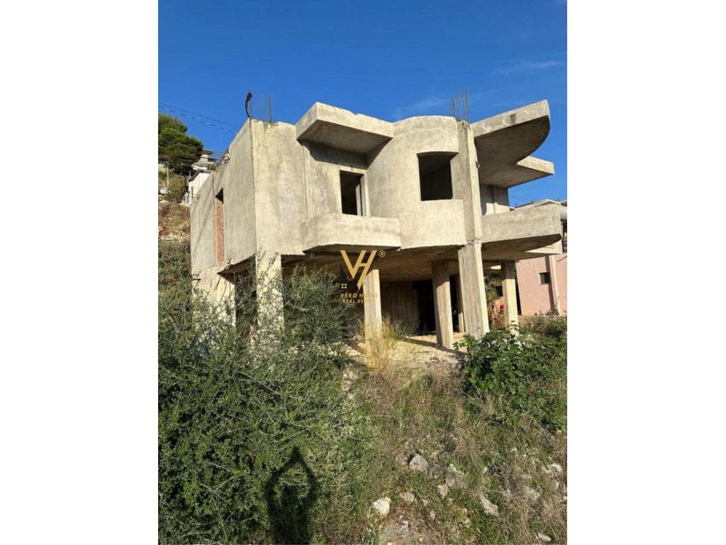 SHITET VILE DHE TRUALL NE SARANDE 200.000 EURO 3