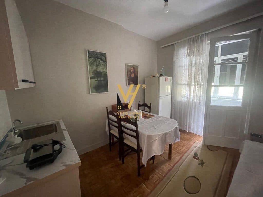 JEPET APARTAMENT 2+1+BLK ME QERA TE ISH RESTORANT DURRESI 45.000 LEKE 2