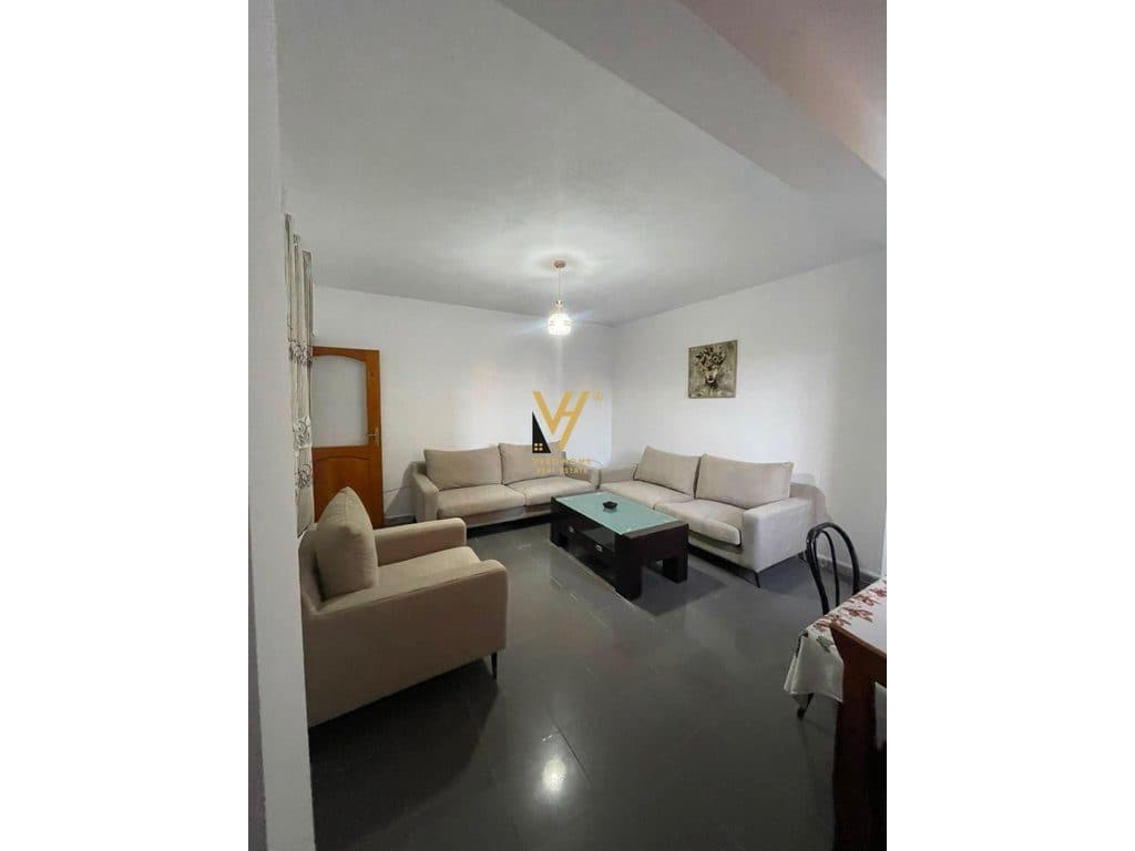 JEPET APARTAMENT 2+1 ME QERA TE RRUGA E DURRESIT 500 EURO