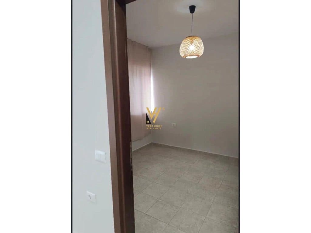 JEPET APARTAMENT 1+1+BLK ME QIRA TE ISH FUSHA E AVIACIONIT 40.000 LEKE 4