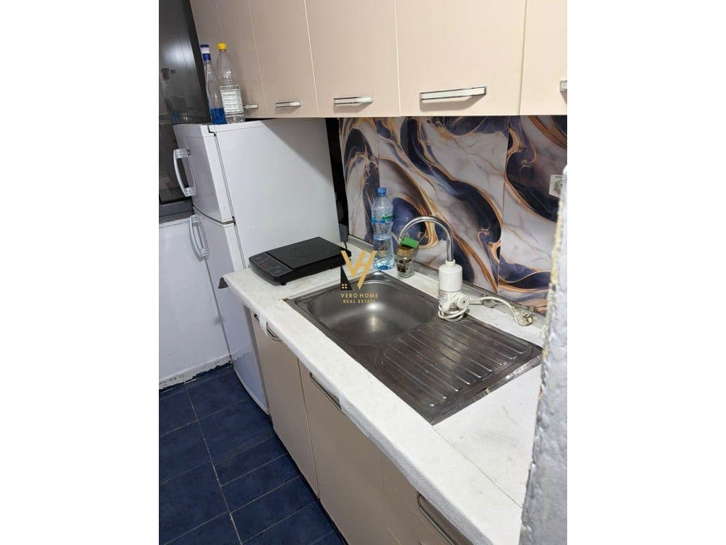 JEPET APARTAMENT 1+1 ME QERA TE RR.HOXHA TAHSIM 40.000 LEKE 2