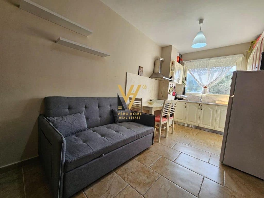 JEPET APARTAMENT 1+1+BLK ME QIRA TE RRUGA PETI 420 EURO