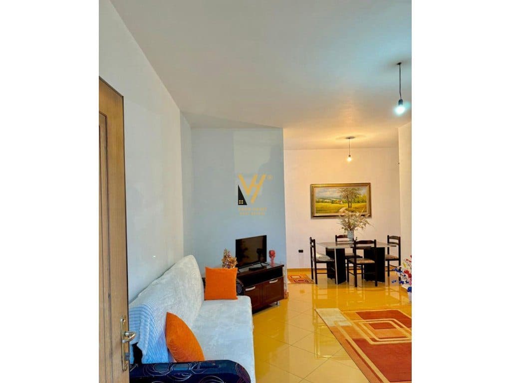 JEPET APARTAMENT 1+1 ME QIRA TE 21 DHJETORI 45.000 LEKE