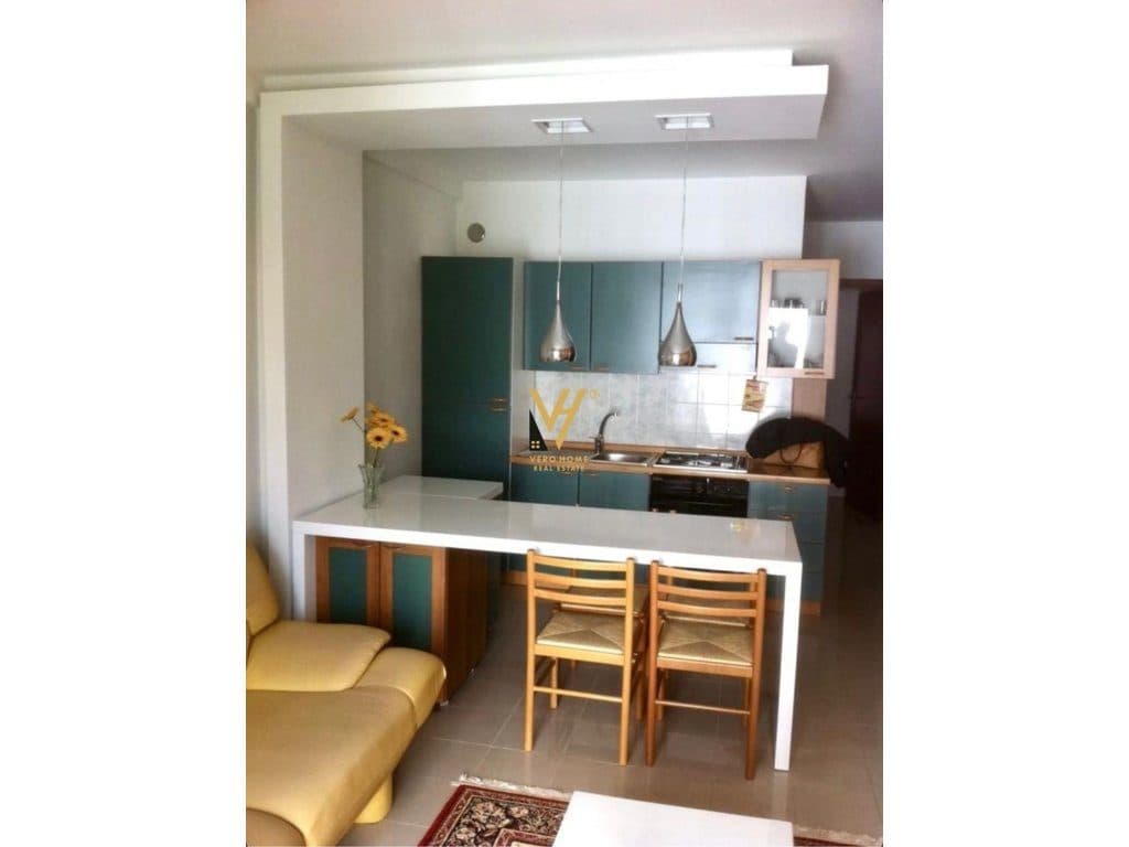 JEPET APARTAMENT 1+1 ME QIRA TE RRUGA E AMBASADAVE 50.000 LEKE 2