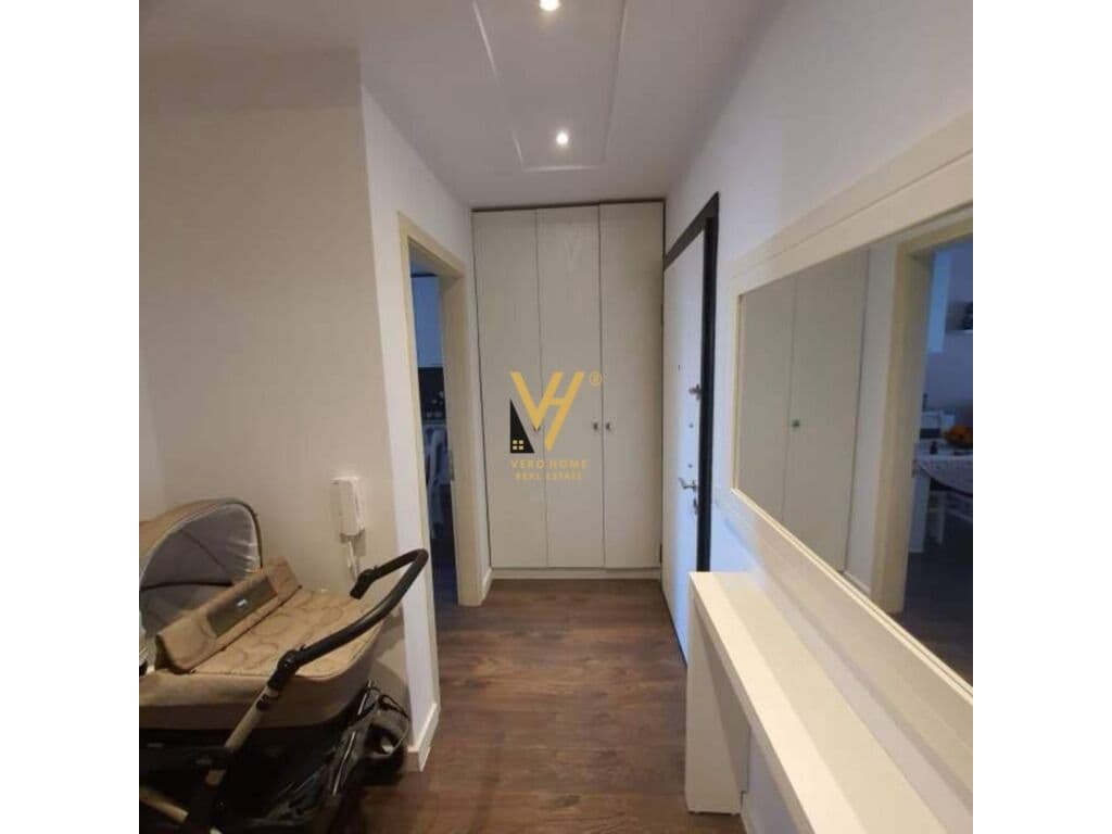 Shitet Apartament 1+1+ballkon ne Kinostudio 80 m2