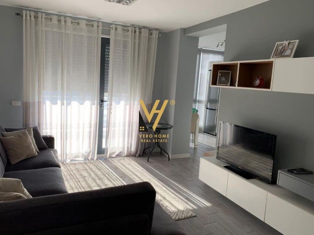 JEPET APARTAMENT 2+1 ME QERA TE ISH PARKU 63.000 LEKE