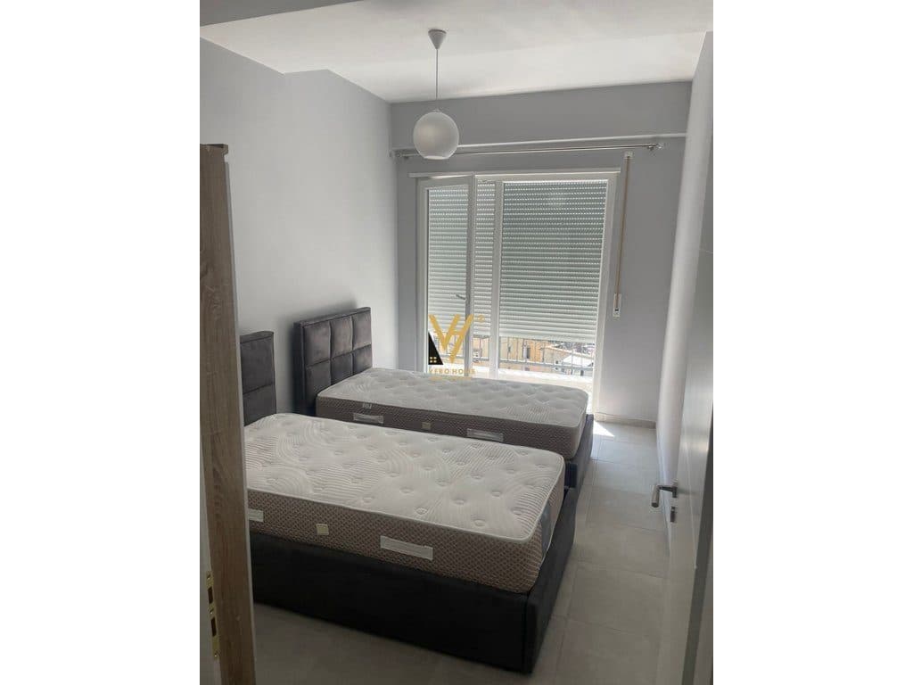 JEPET APARTAMENT 2+1+2+BLK ME QERA TE MARTENITETI I RI 700 EURO 3