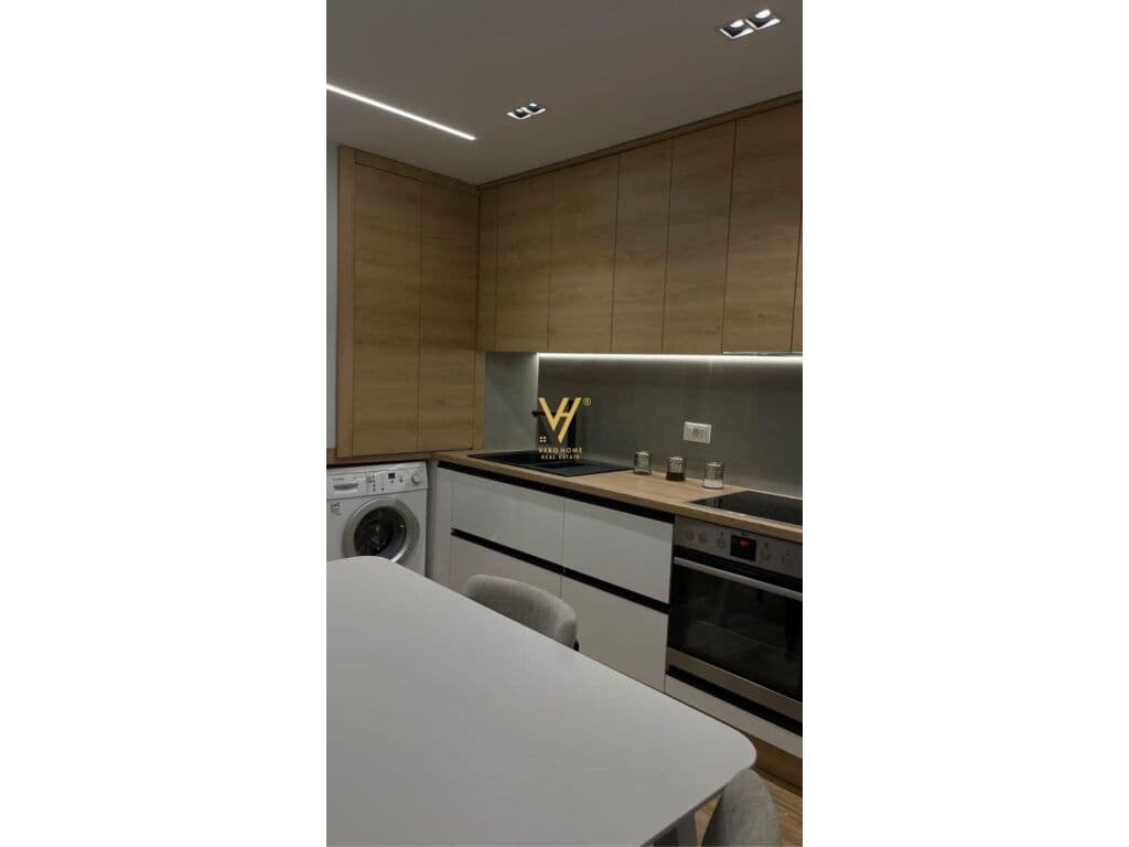 Shitet Apartament 1+1+ballkon te Rruga Abdyl Frasheri , Blloku 70 m2 4