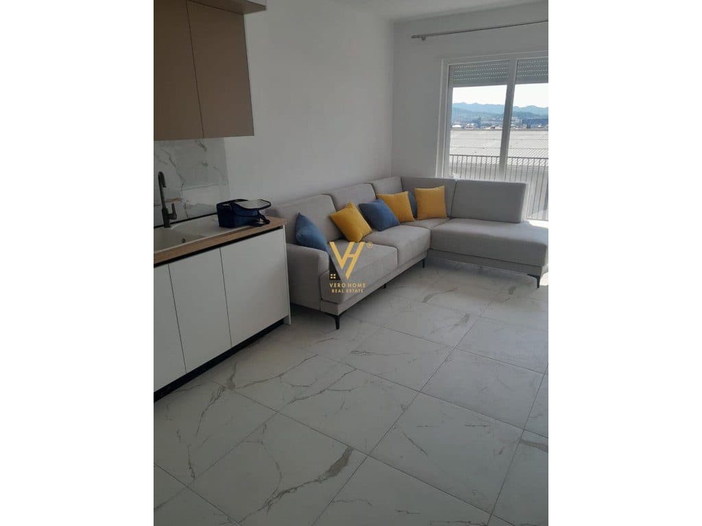 JEPET APARTAMENT 2+1 ME QIRA, TEK UNIVERS CITY, 500 EURO 3